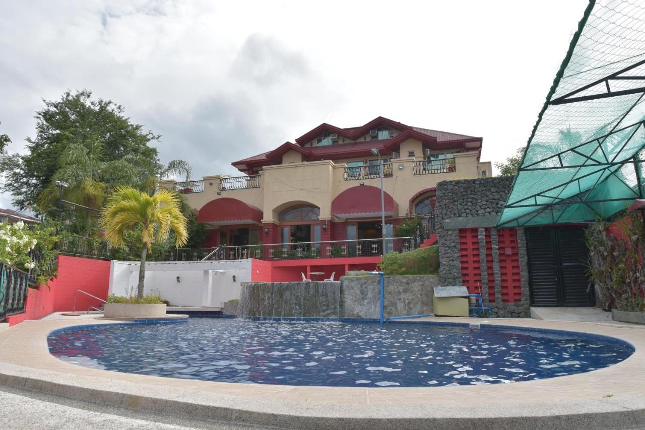 Ang Tahanan Ni Aling Meding Hotel And Restaurant San Pablo Exterior foto